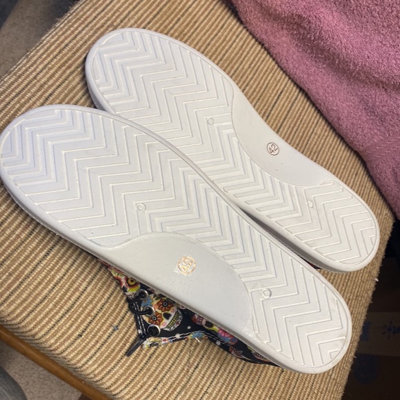 Summer Sneakers - Picture 4 of 4